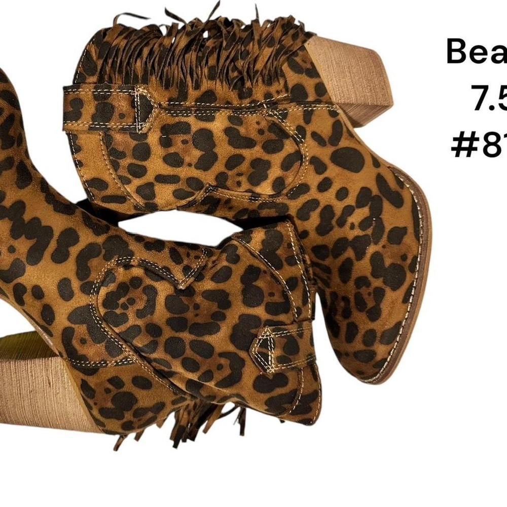 Leopard Print Boots Size‎ 7.5
